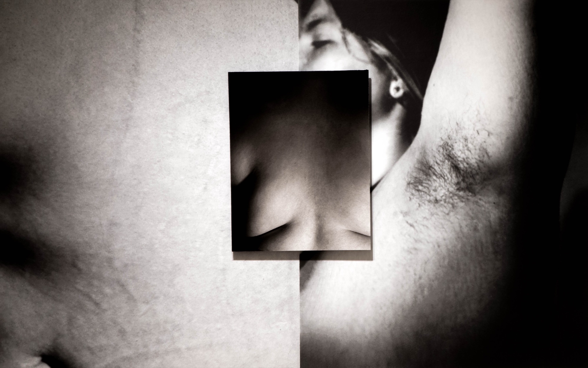 Minimal gallery installation