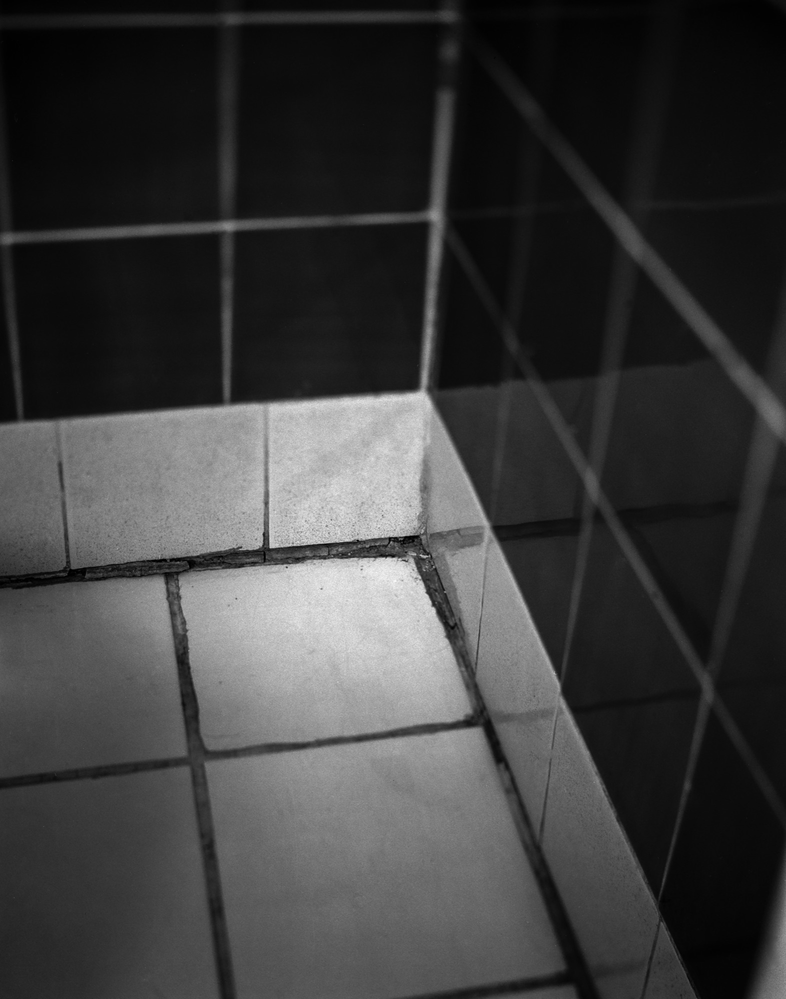 Tiled interior corner